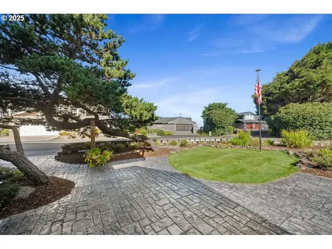 424 SW Cliff Street Depoe Bay OR 97341