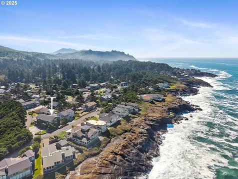 424 SW Cliff Street Depoe Bay OR 97341