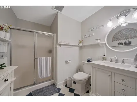 424 SW Cliff Street Depoe Bay OR 97341