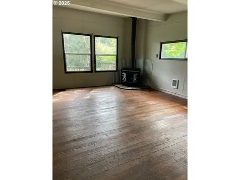32683 W Saginaw Road Cottage Grove OR 97424