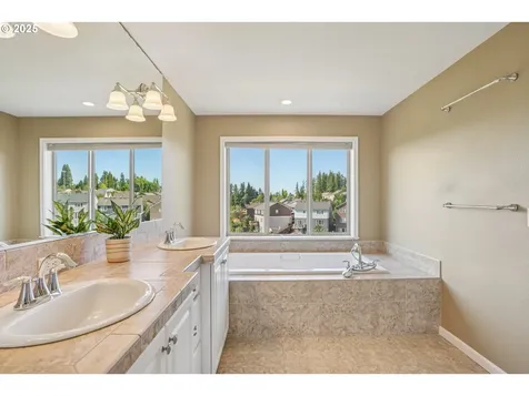 16822 NW Vetter Drive Portland OR 97229