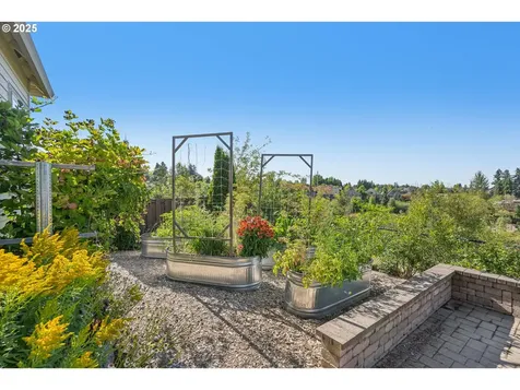 16822 NW Vetter Drive Portland OR 97229