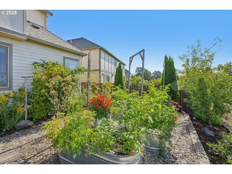 16822 NW Vetter Drive Portland OR 97229