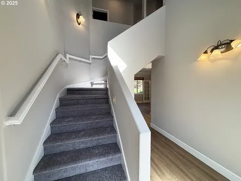 5687 Ridgetop Court Lake Oswego OR 97035