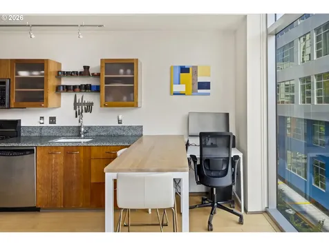 1221 SW 10th Avenue Portland OR 97205