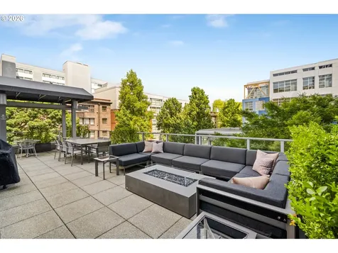 1221 SW 10th Avenue Portland OR 97205