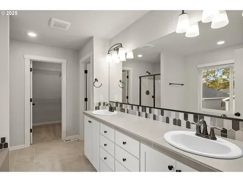 10410 NW 307th Avenue North Plains OR 97133