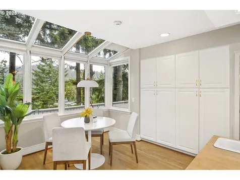 2983 SW Canterbury Lane Portland OR 97205