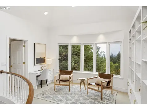 2983 SW Canterbury Lane Portland OR 97205