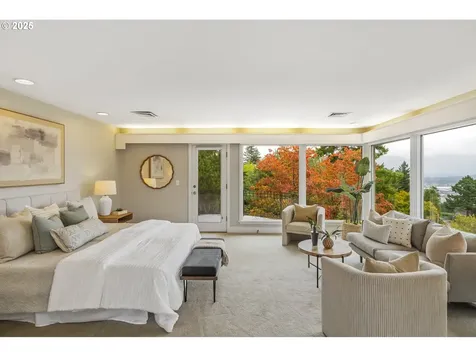 2983 SW Canterbury Lane Portland OR 97205