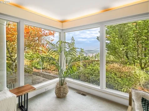 2983 SW Canterbury Lane Portland OR 97205