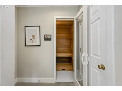 2983 SW Canterbury Lane Portland OR 97205