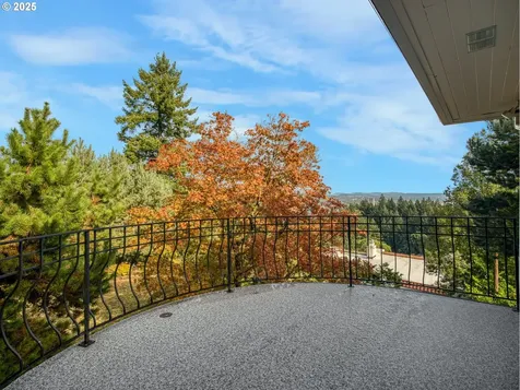 2983 SW Canterbury Lane Portland OR 97205