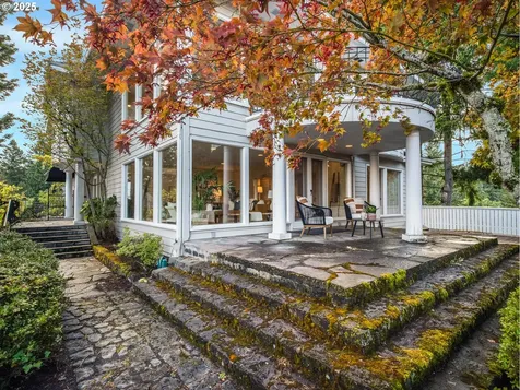 2983 SW Canterbury Lane Portland OR 97205