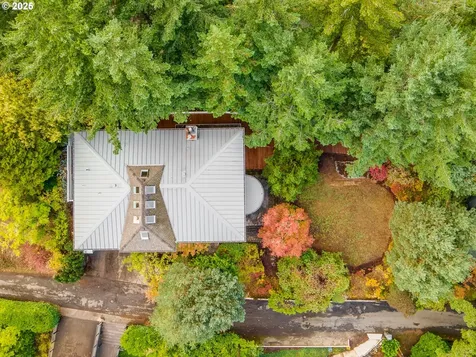 2983 SW Canterbury Lane Portland OR 97205