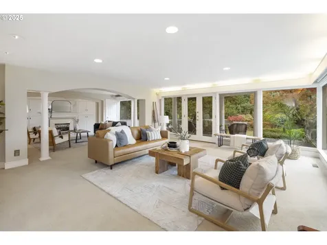 2983 SW Canterbury Lane Portland OR 97205