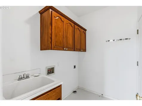 331 NE Hillwood Drive Hillsboro OR 97124