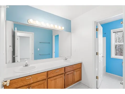 331 NE Hillwood Drive Hillsboro OR 97124