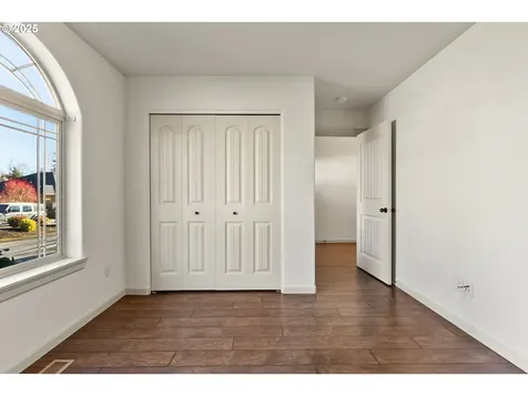128 Lillian Court SE Salem OR 97306