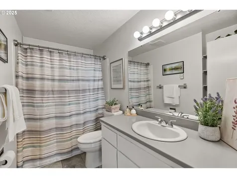 1699 Norkenzie Road Eugene OR 97401