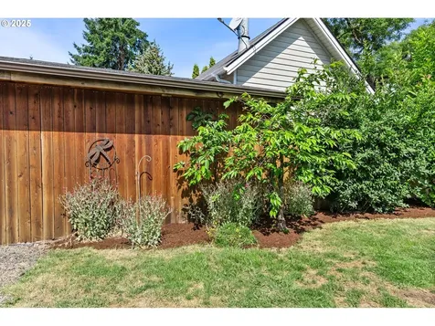 1699 Norkenzie Road Eugene OR 97401