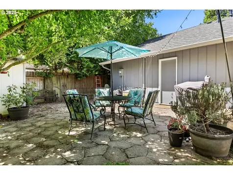 1699 Norkenzie Road Eugene OR 97401