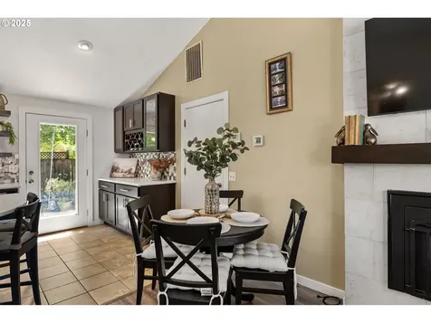 1699 Norkenzie Road Eugene OR 97401