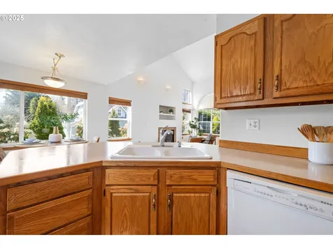 1536 6th Street Astoria OR 97103