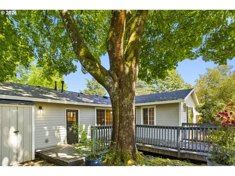8416 SW Iroquois Drive Tualatin OR 97062