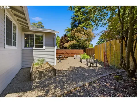 8416 SW Iroquois Drive Tualatin OR 97062