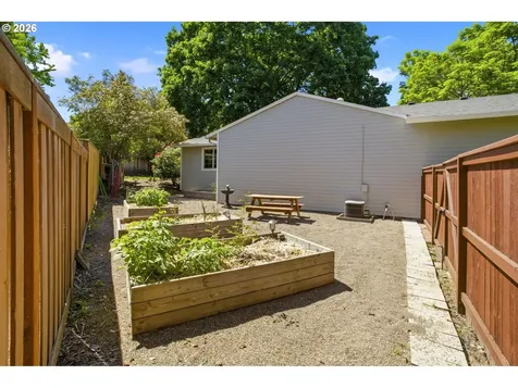 8416 SW Iroquois Drive Tualatin OR 97062