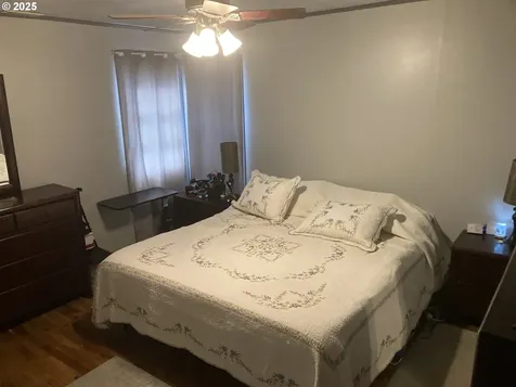 750 Lasalle Street Harrisburg OR 97446