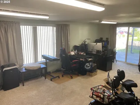 750 Lasalle Street Harrisburg OR 97446