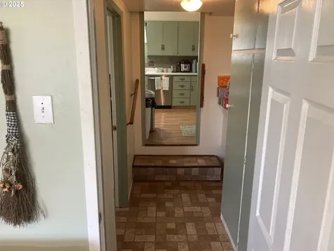 750 Lasalle Street Harrisburg OR 97446