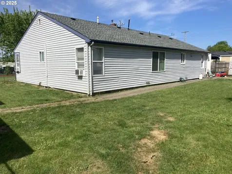 750 Lasalle Street Harrisburg OR 97446