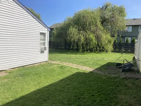 750 Lasalle Street Harrisburg OR 97446