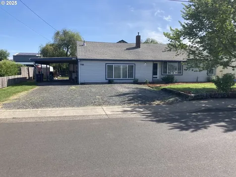 750 Lasalle Street Harrisburg OR 97446