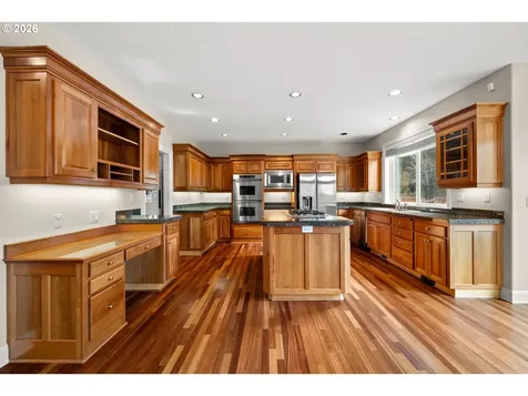 2037 NW Woodrose Drive Portland OR 97229