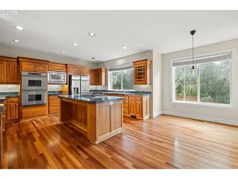 2037 NW Woodrose Drive Portland OR 97229