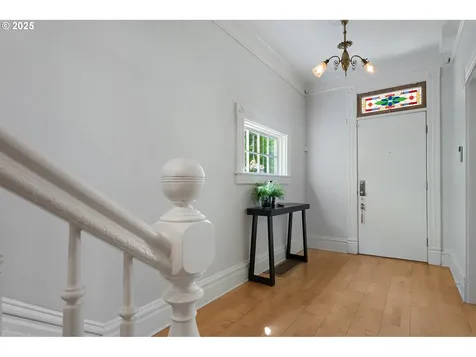 123 NE Graham Street Portland OR 97212