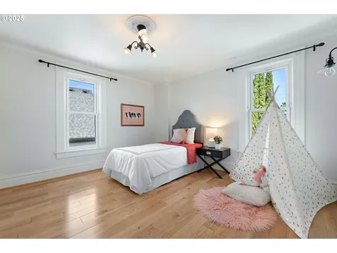 123 NE Graham Street Portland OR 97212