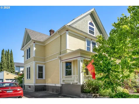 123 NE Graham Street Portland OR 97212