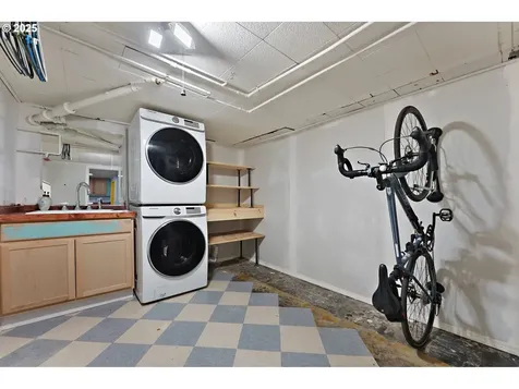123 NE Graham Street Portland OR 97212