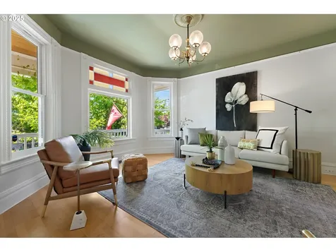123 NE Graham Street Portland OR 97212