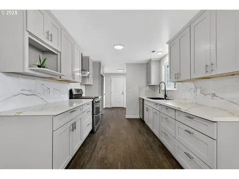 1100 S Ivy Street Cornelius OR 97113