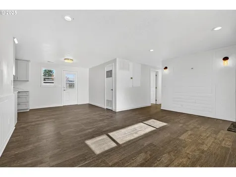 1100 S Ivy Street Cornelius OR 97113