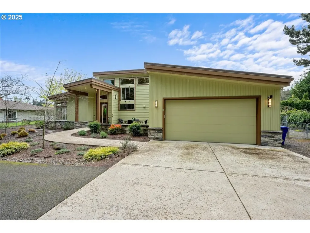 1017 NE 152nd Avenue Portland OR 97230