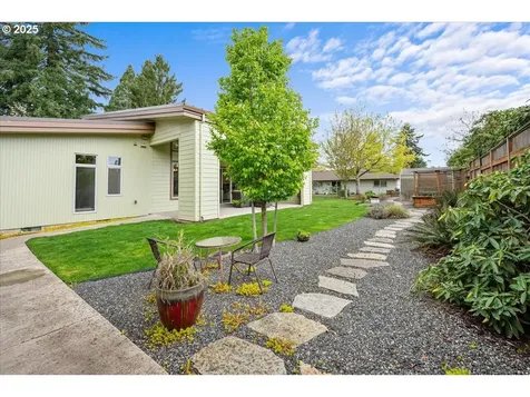 1017 NE 152nd Avenue Portland OR 97230