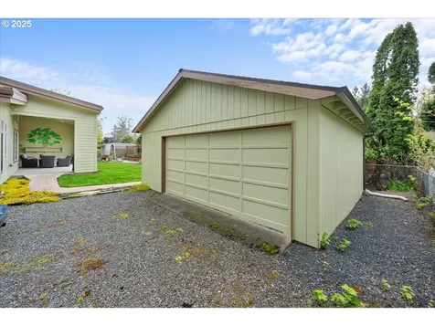 1017 NE 152nd Avenue Portland OR 97230