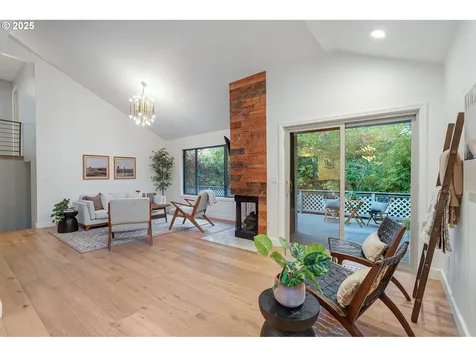 9809 SW Quail Post Road Portland OR 97219
